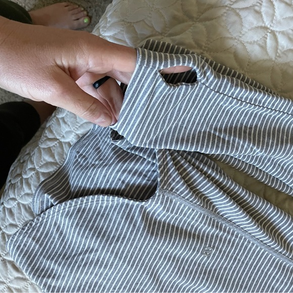 Lululemon long sleeve - Picture 3 of 3